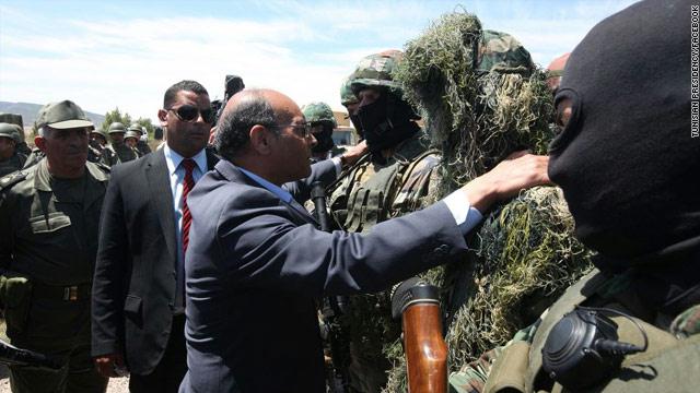 المرزوقي يزور الوحدات العسكرية في جبل الشعانبي